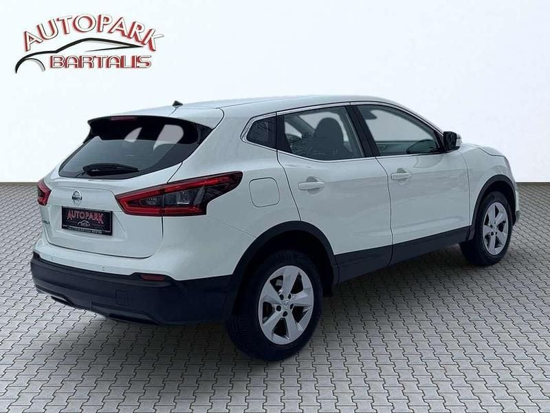 Gebraucht Nissan Qashqai Acenta 131 PS (96 kW) 2018 Weiß SUV