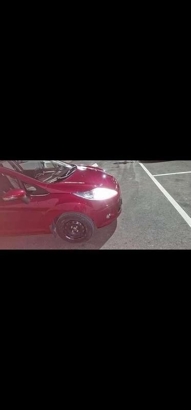 Gebraucht Ford Fiesta Titanium 68 PS (50 kW) 2008 Rot Kleinwagen