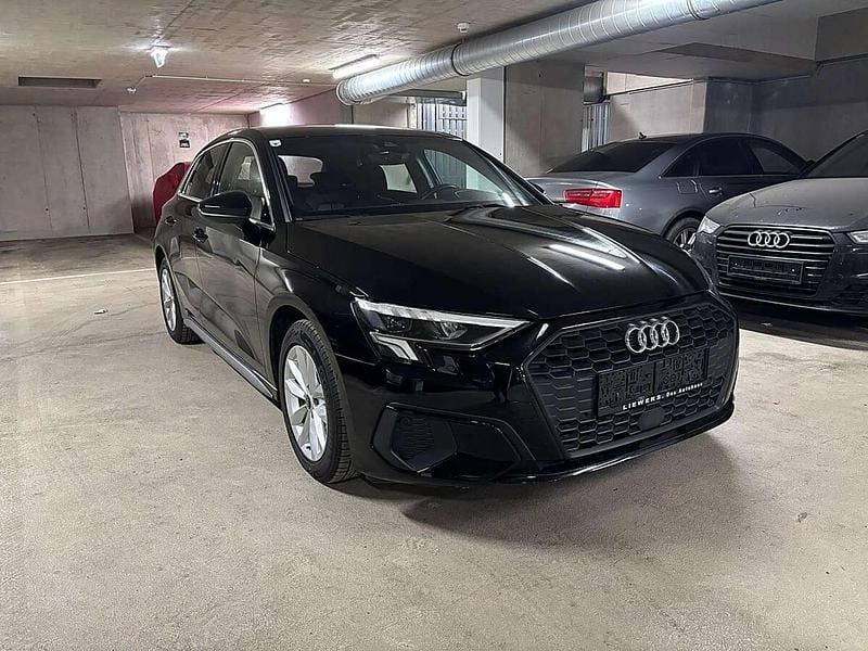 Gebraucht Audi A3 Sport 116 PS (85 kW) 2023 Schwarz Limousine