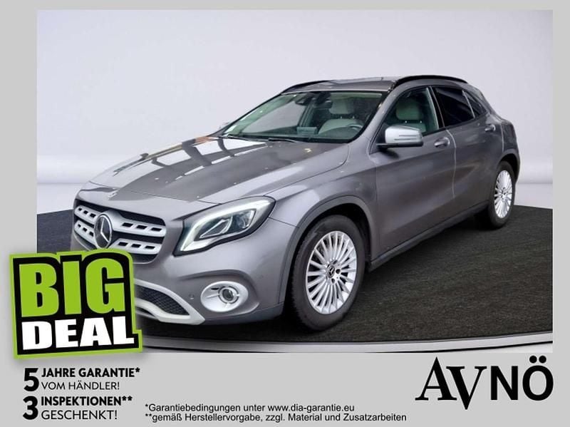 Grau Gebraucht 2017 Mercedes GLA180 SUV | € 18.990 (Fairer Preis) - Bild 1/4