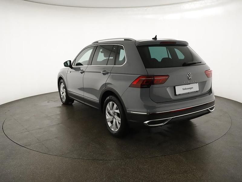 Gebraucht VW Tiguan Elegance 150 PS (110 kW) 2022 Grau SUV