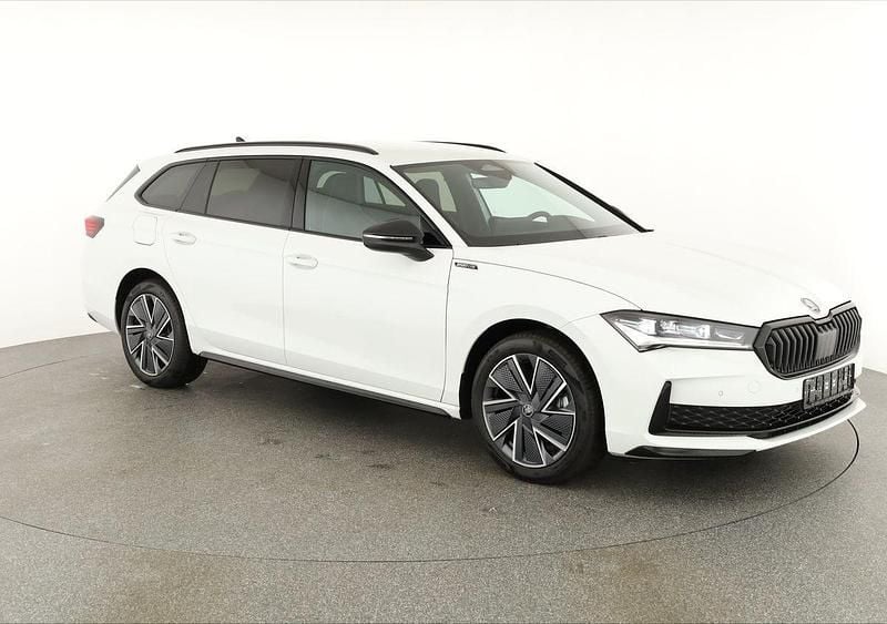 Schwarz Neu 2025 Skoda Superb SportLine Kombi | € 47.324 (Etwas zu teuer) - Bild 1/4