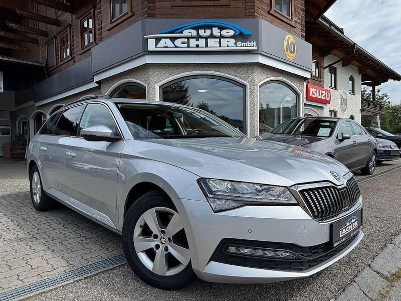Gebraucht Skoda Superb 150 PS (110 kW) 2022 Silber Kombi
