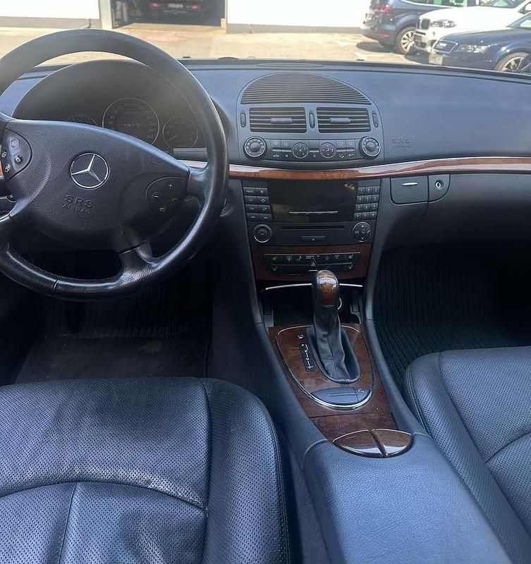 Gebraucht 2003 Mercedes E240 Elegance | € 2.500 - Bild 1/4