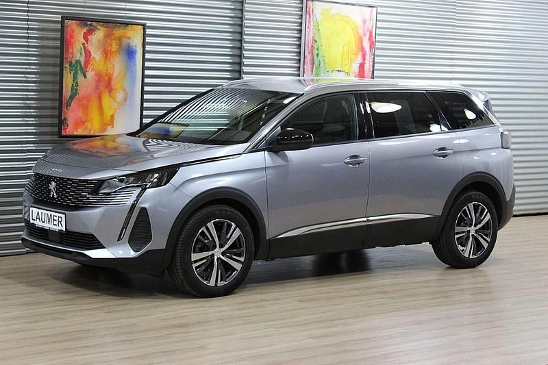Grau Gebraucht 2023 Peugeot 5008 Allure Van / Kleinbus | € 25.990 (Fairer Preis) - Bild 1/4