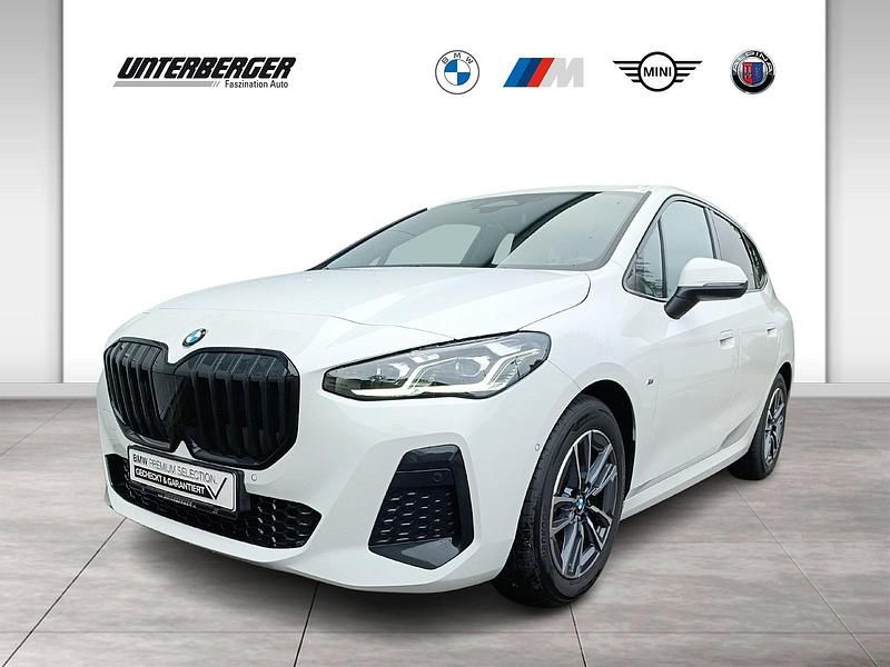 Weiß Gebraucht 2025 BMW 218 Active Tourer M Sport Van / Kleinbus | € 34.890 (Fairer Preis) - Bild 1/4