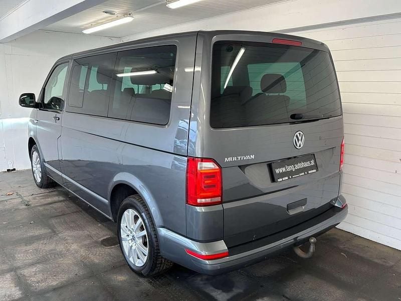 Gebraucht VW T6 Trendline 150 PS (110 kW) 2018 Grau Van