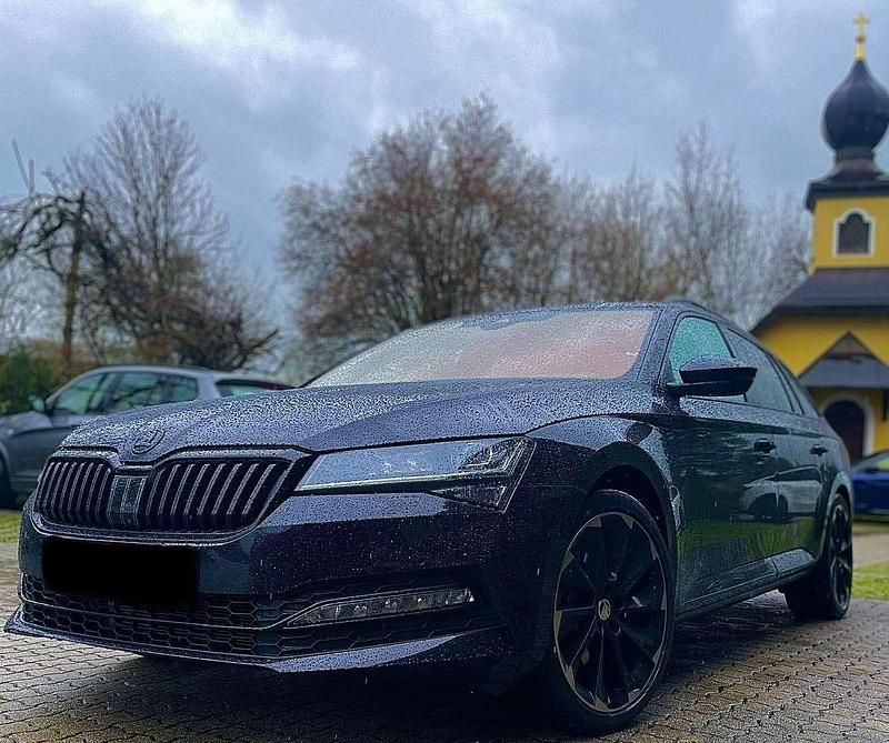 Gebraucht 2022 Skoda Superb SportLine Kombi | € 33.000 - Bild 1/4