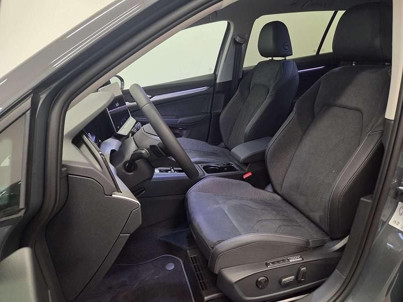 Neu VW Golf VIII Business 116 PS (85 kW) 2025 Grau Kombi