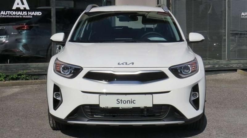 Neu Kia Stonic Silver 101 PS (74 kW) 2025 SUV
