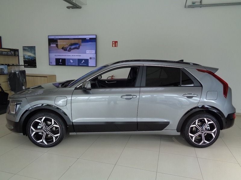 Gebraucht Kia Niro 182 PS (133 kW) 2024 Stahlgrau SUV