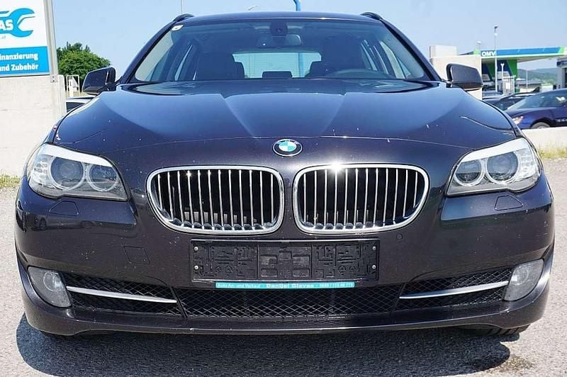 Gebraucht BMW 525 218 PS (160 kW) 2012 Schwarz Kombi