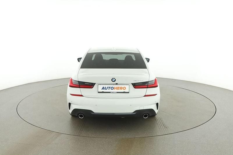 Gebraucht BMW 320 M Sport 190 PS (139 kW) 2021 Weiß Limousine