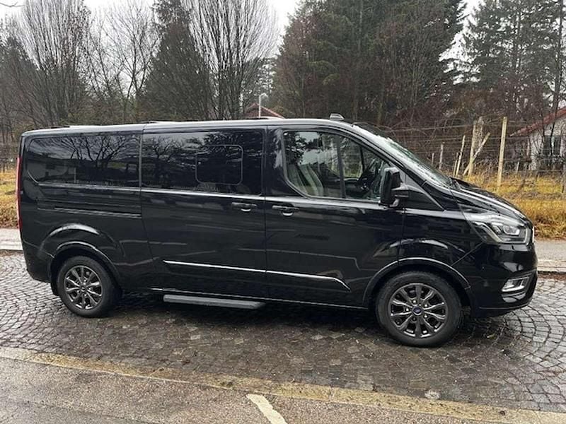 Gebraucht Ford Tourneo Titanium 131 PS (96 kW) 2020 Schwarz Van / Kleinbus