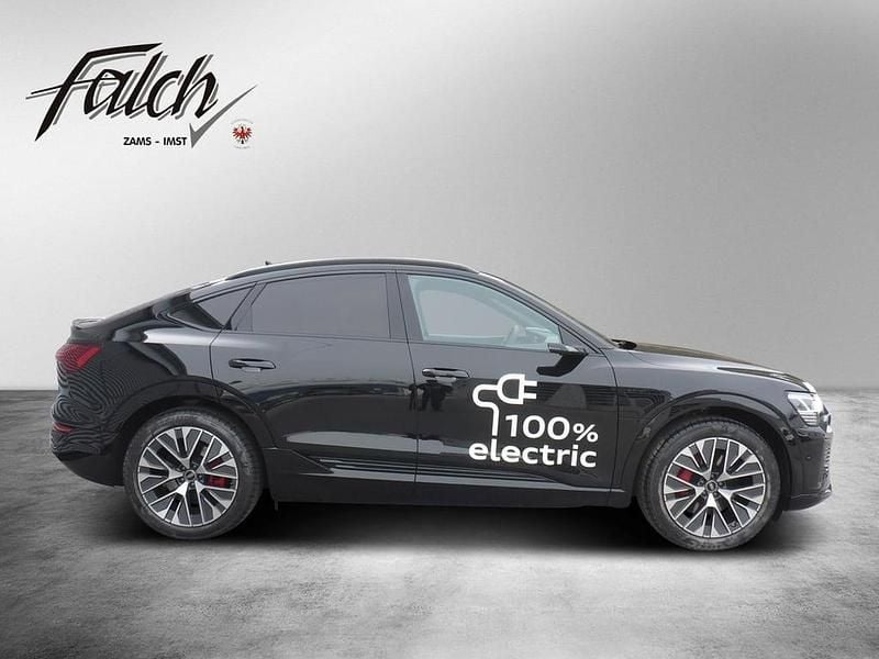Gebraucht Audi Q8 e-tron S-Line 300 kW (408 PS) 2024 Schwarz  metallicperleffektno SUV