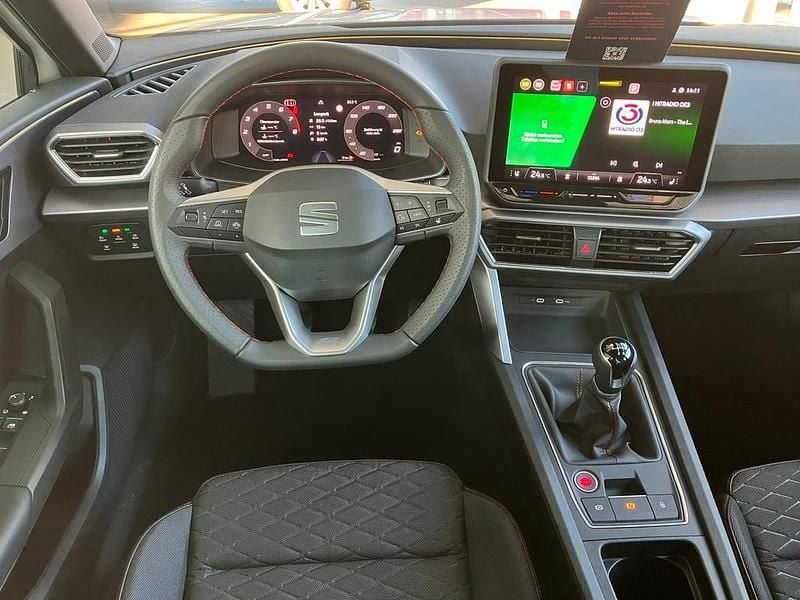 Neu Seat Leon FR 115 PS (84 kW) 2026 Weiss  normal Kombi