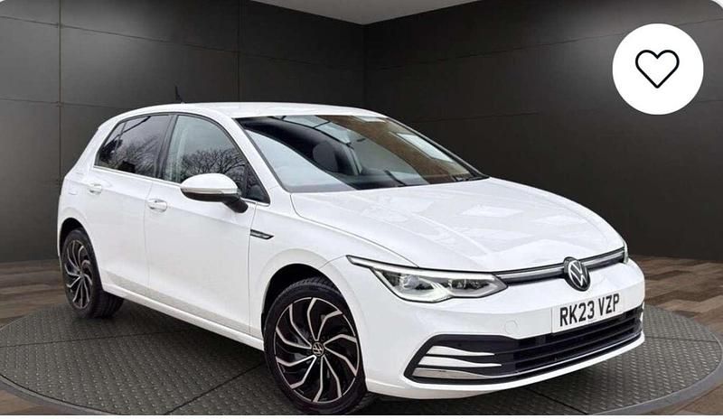 Gebraucht VW Golf VIII 116 PS (85 kW) 2023 Weiß Limousine