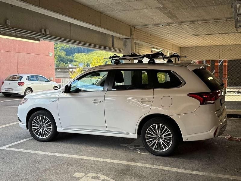 Gebraucht Mitsubishi Outlander P-HEV 224 PS (164 kW) 2019 Weiß SUV