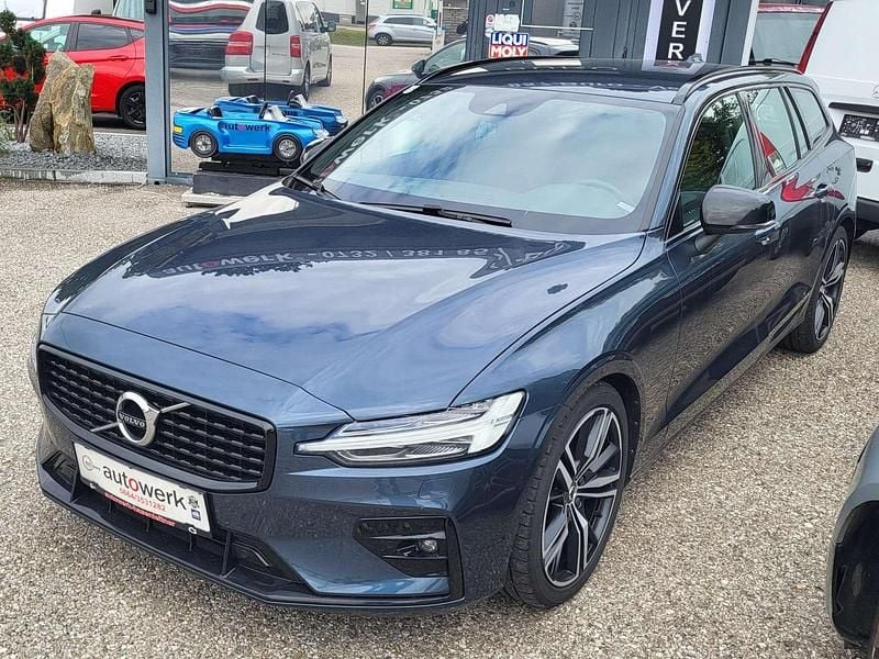 Gebraucht Volvo V60 R-Design 163 PS (119 kW) 2021 Blau Kombi