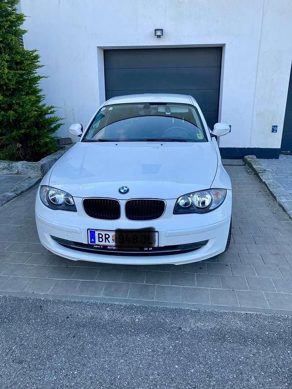 Gebraucht BMW 116 116 PS (85 kW) 2010 Weiß Kleinwagen