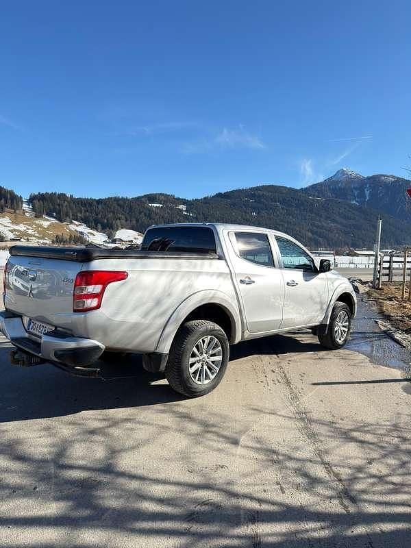 Gebraucht Mitsubishi L200 154 PS (113 kW) 2016 Grau Abholung