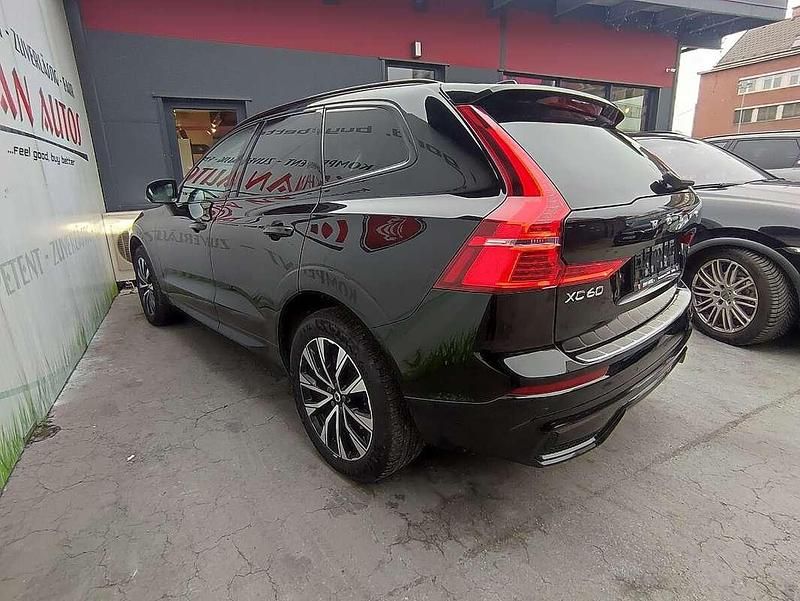 Gebraucht Volvo XC60 Plus 197 PS (144 kW) 2022 Schwarz SUV