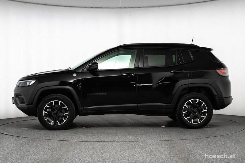 Gebraucht Jeep Compass Trailhawk 241 PS (177 kW) 2024 Schwarz SUV