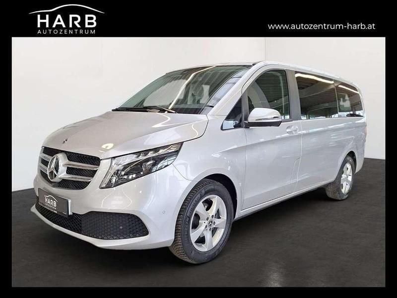 Gebraucht Mercedes V220 163 PS (119 kW) 2023 Silber Van / Kleinbus