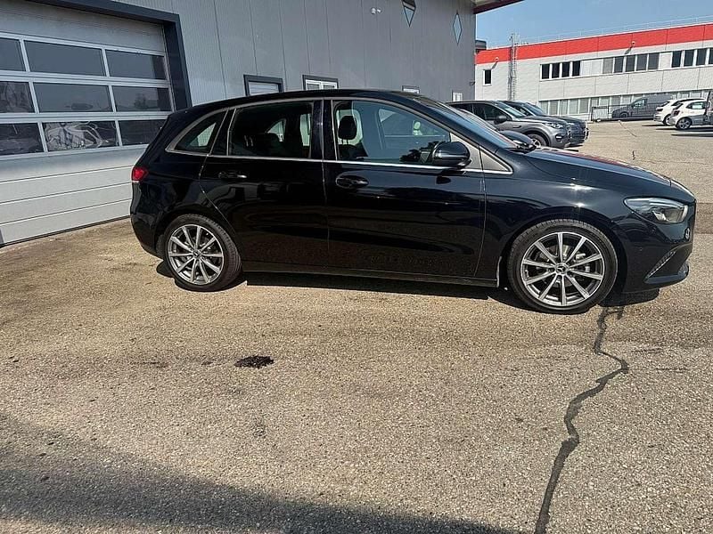 Gebraucht Mercedes B180 116 PS (85 kW) 2020 Schwarz Van / Kleinbus