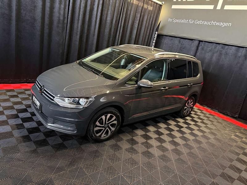 Gebraucht VW Touran Conceptline 122 PS (89 kW) 2022 Grau Van / Kleinbus