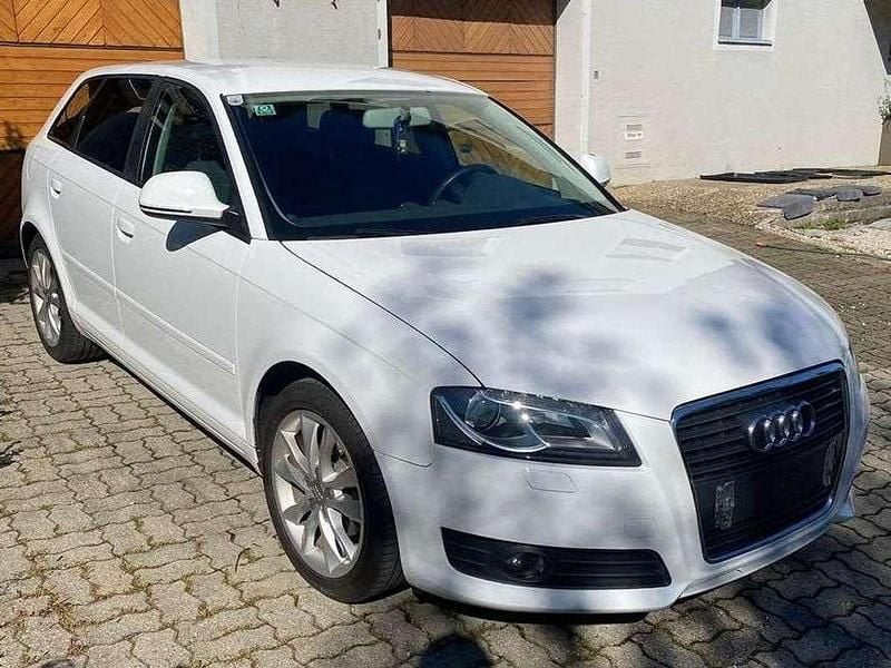 Gebraucht Audi A3 102 PS (75 kW) 2009 Weiß Limousine