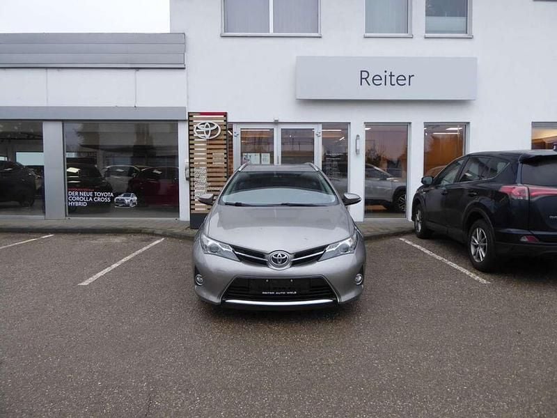 Braun Gebraucht 2014 Toyota Auris Active Kombi | € 7.990 (Superpreis) - Bild 1/4