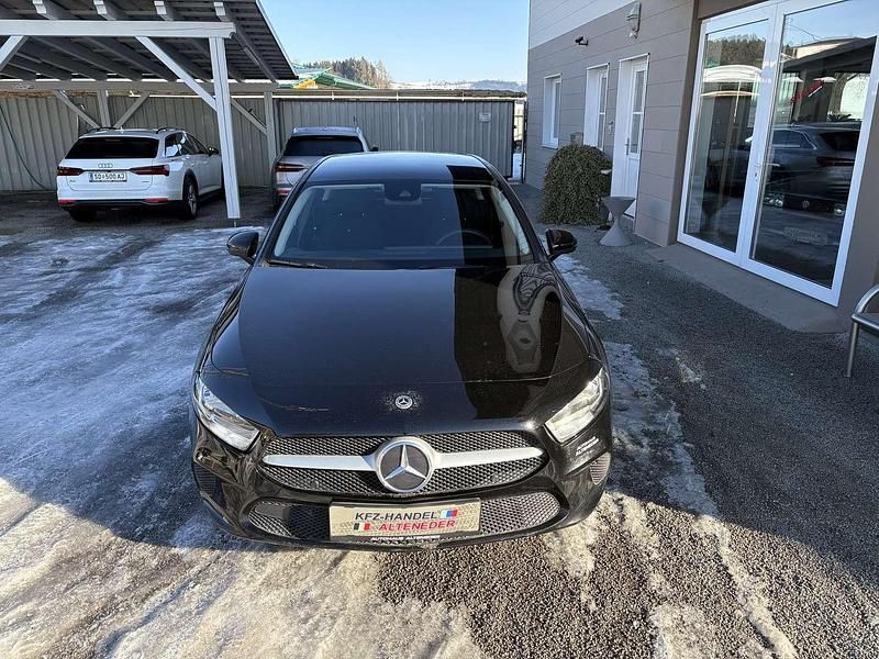 Gebraucht Mercedes A160 109 PS (80 kW) 2019 Schwarz Kleinwagen