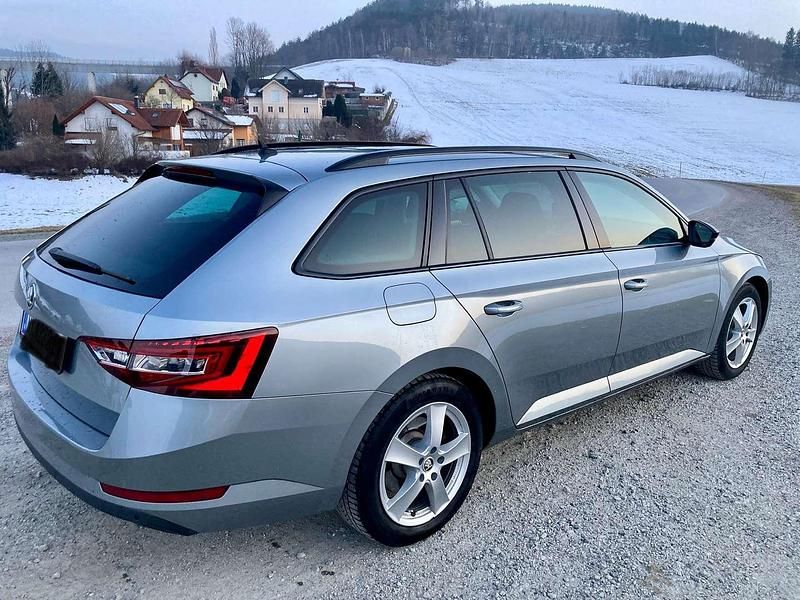 Gebraucht Skoda Superb Style 150 PS (110 kW) 2018 Grau Kombi