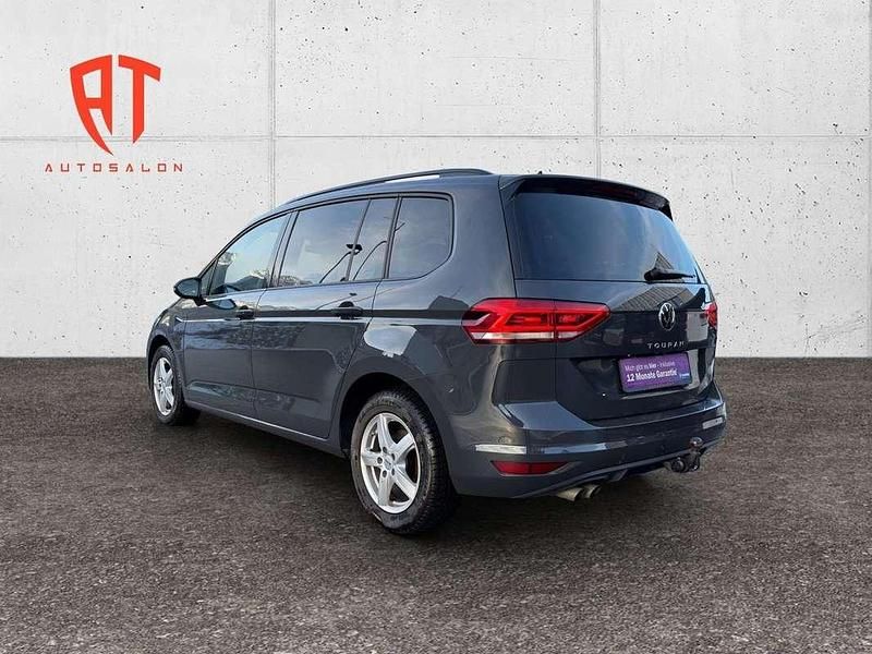 Gebraucht VW Touran Comfortline 150 PS (110 kW) 2022 Grau Van / Kleinbus