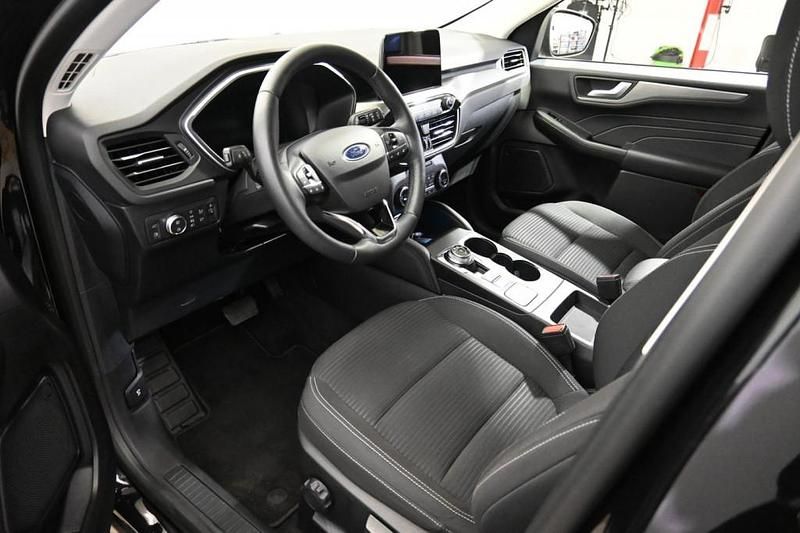 Gebraucht Ford Kuga Titanium 152 PS (111 kW) 2022 Schwarz  metallic SUV