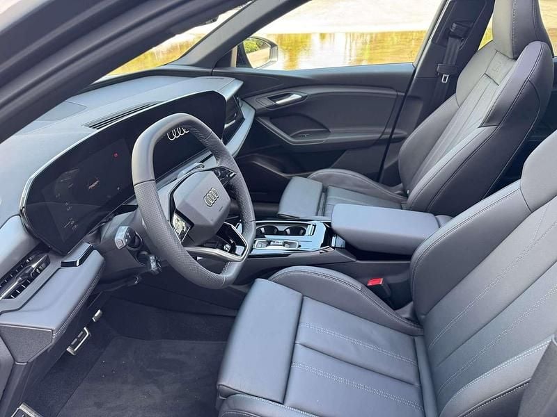 Neu Audi Q6 e-tron Performance 225 kW (306 PS) 2025 Grau SUV