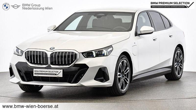 Mineralweiß Gebraucht 2024 BMW 530e Efficient Dynamics | € 60.892 - Bild 1/1