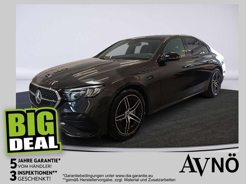Grau Gebraucht 2024 Mercedes E220 AMG line Limousine | € 55.550 (Superpreis) - Bild 1/4