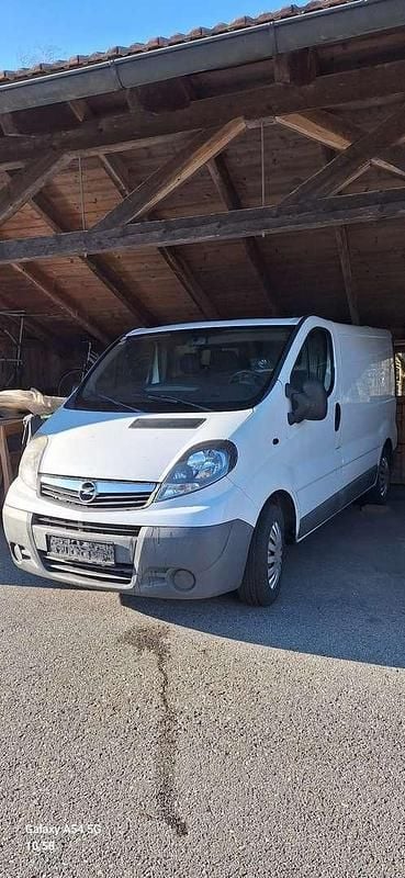 Gebraucht Opel Vivaro 114 PS (83 kW) 2013 Weiß Van / Kleinbus