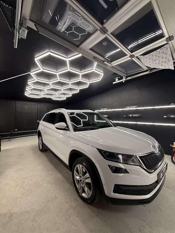 Weiß Gebraucht 2017 Skoda Kodiaq Style SUV | € 18.490 (Etwas zu teuer) - Bild 1/4