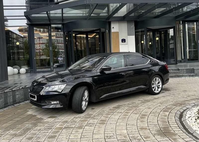 Gebraucht Skoda Superb 150 PS (110 kW) 2016 Schwarz Limousine