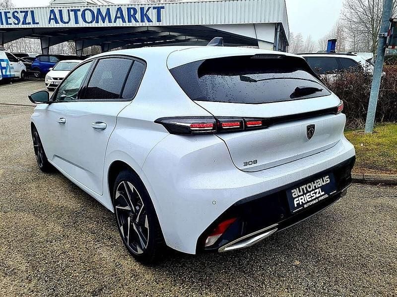 Neu Peugeot 308 Allure 131 PS (96 kW) 2025 Weiß Limousine