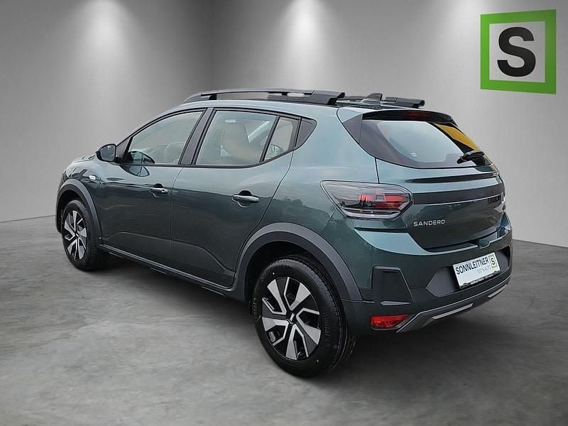 Neu Dacia Sandero Expression 110 PS (80 kW) 2026 Grün Kleinwagen