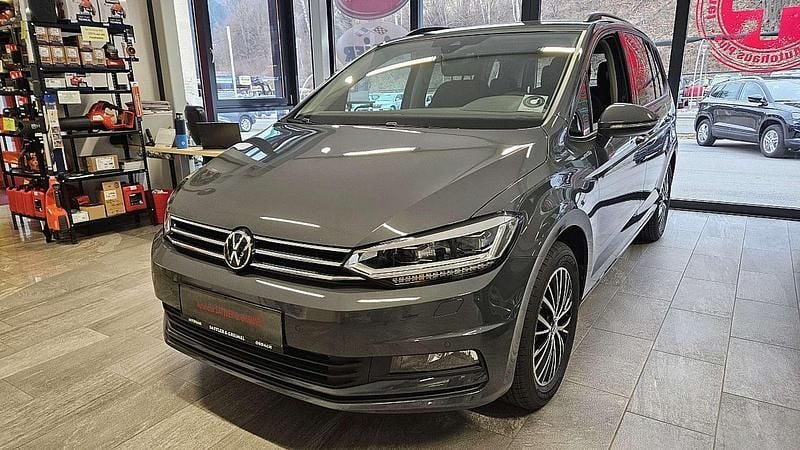 Neu VW Touran 150 PS (110 kW) 2025 Grau Van / Kleinbus