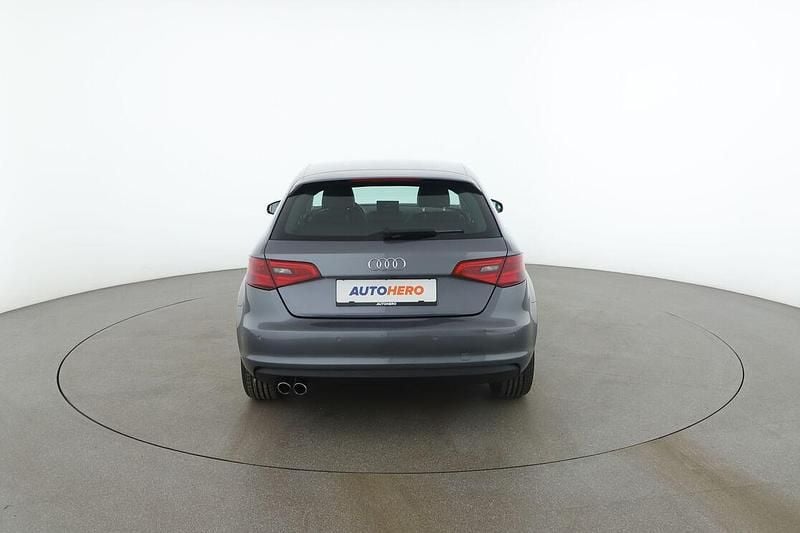 Gebraucht Audi A3 Sportback Ambiente 125 PS (91 kW) 2015 Grau Kleinwagen