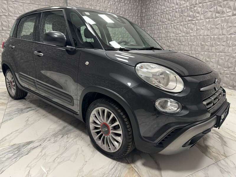Grau Gebraucht 2021 Fiat 500L Cross Van / Kleinbus | € 15.490 - Bild 1/4