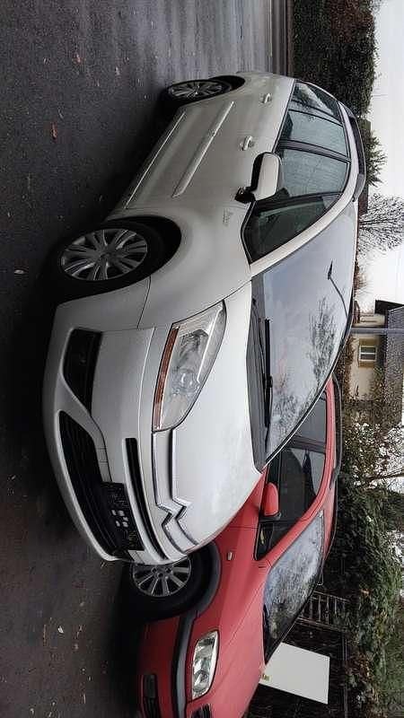 Weiß Gebraucht 2008 Citroën Grand C4 Picasso Van / Kleinbus | € 700 - Bild 1/4
