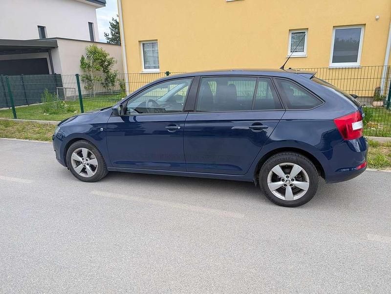 Blau Gebraucht 2015 Skoda Rapid Monte Carlo Kombi | € 6.200 (Fairer Preis) - Bild 1/4