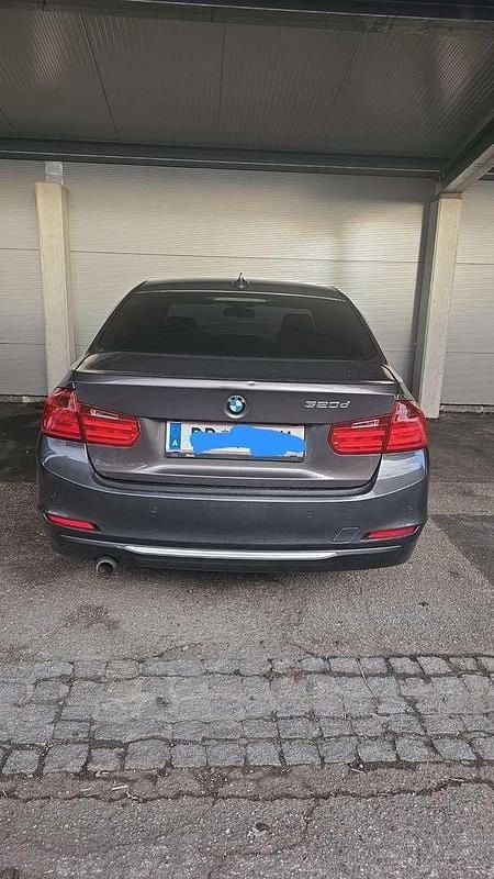 Gebraucht BMW 320 184 PS (135 kW) 2012 Limousine